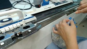 Мастер-класс в прямом эфире: "Вяжем шапку с ушами на вязальной машине"