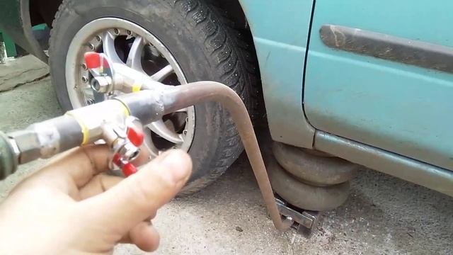 домкрат пневмо из подушки грузовой машины