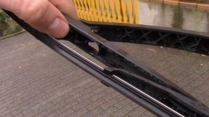 Replacing WIPERS on Peugeot 307