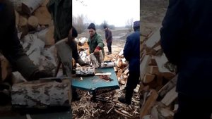 Реечный дровокол работа на максимум. #дровокол #дрова #реечныйдровокол