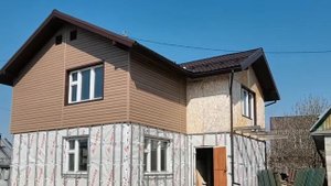 Обшивка мансарды виниловым сайдингом Блок-Хаус. 100 Домов.