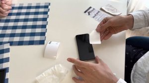 Наклейка защитного стекла Remax gl-27 на iPhone X. Screen protective glass.
