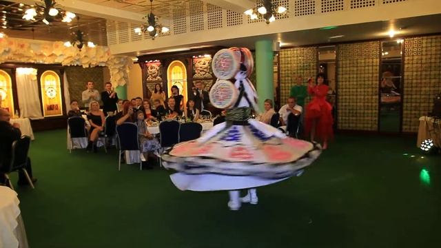 Национальный мужской египетский танец в юбках с бубном смотреть онлайн