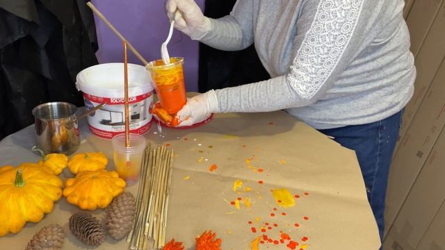 КАК ПОКРАСИТЬ ШИШКИ.Чем красить шишки.Покраска шишек ОМБРЕ.Окраска шишек смотреть онлайн