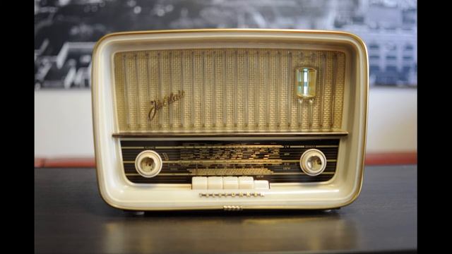 Звучание от Кротова - Ламповый радиоприемник Telefunken Jubilate 1161 смотреть онлайн