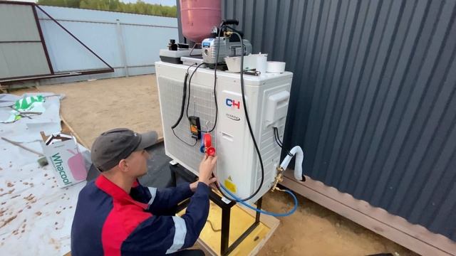 Монтируем тепловые насосы в реплики ДубльДомов. Экономное отопление электричеством. смотреть онлайн