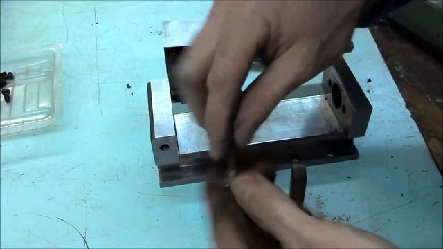 Обзор, разбор и чистка лекальных тисков смотреть онлайн