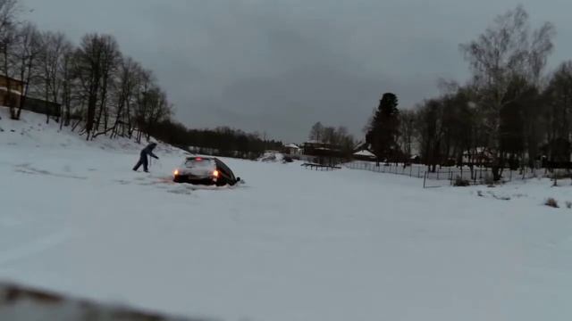 Никогда этого не делайте!!! Каждый год погибают около 1000 рыбаков на первом льду. смотреть онлайн
