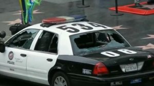 В Лос-Анджелесе воришка и BLM-активист разбил полицейскую машину и утащил ноутбук.