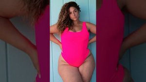 Erica Lauren | Plus Size Model | Fashion Nova Curve | Erica Lauren Facts and Biography