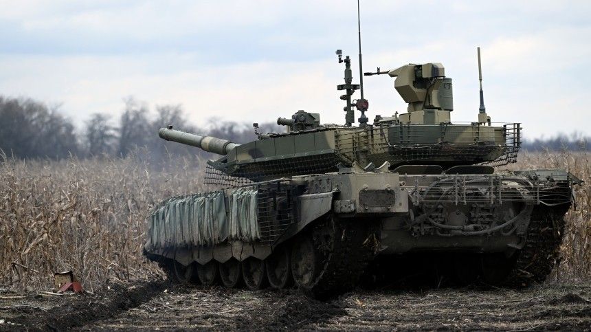 Наводчик объяснил, почему Т-90М «Прорыв» уничтожат Abrams: «Прилетит, пока заряжает»