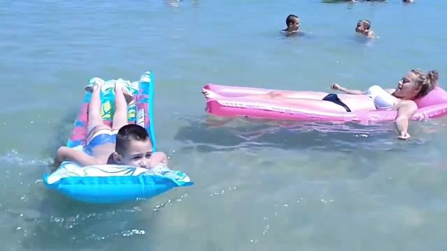 Слънце пясък и море