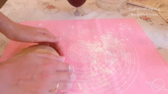 Приготовленное с любовью? Венское Печенье? из песочного теста, тертый пирог с вареньем.