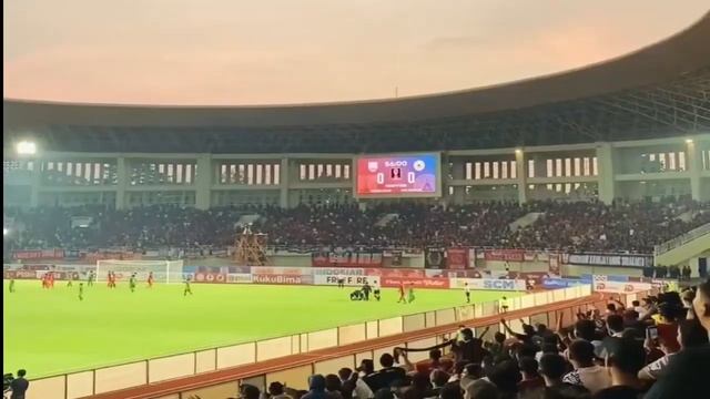 TEROR DERBY JATENG DI STADION ! смотреть онлайн