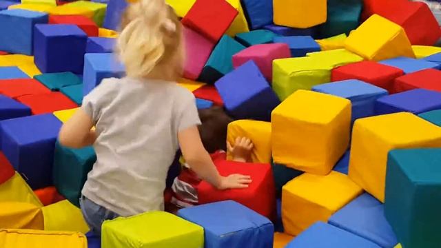 Влог | День Рождения Ребенка | 4 года | Чудо-парк | Трц Фабрика смотреть онлайн