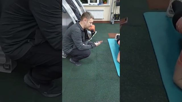 я уже час стою