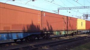 Электровоз ВЛ80С-1498 с грузовым поездом