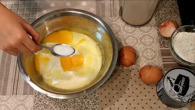 Готовим очень простой и вкусный пирог с сайрой смотреть онлайн