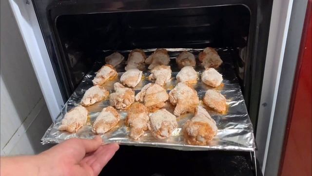 Запеченные куриные крылышки в духовке
