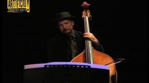 Roberto Bravo y trío Piazzolla, Teatro Caupolicán 2012 "Milonga de la anunciación".mov