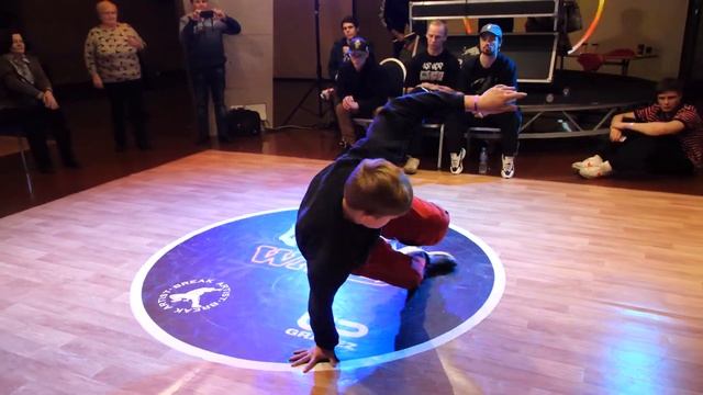bboy Puffy vs ? - брейкданс батл WINTER WARS 2020 смотреть онлайн