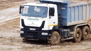 Самосвал МАЗ-МАН 756539 в карьере