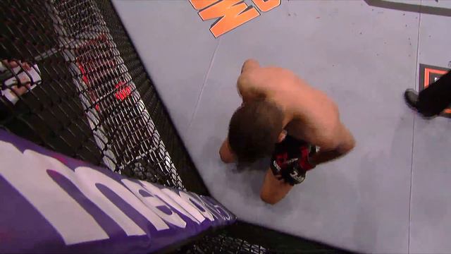 Yair Rodriguez winning by KO against Andre Fili at UFC 197 смотреть онлайн