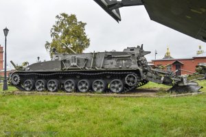 Машина откладывающая в землю мины ГМЗ-2