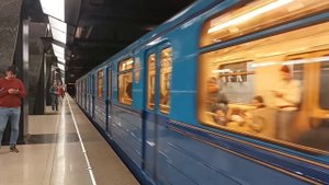 "Парад поездов 2023!" ЛЕГЕНДАРНЫЙ Еж-3 прибывает на станцию Петровский парк.