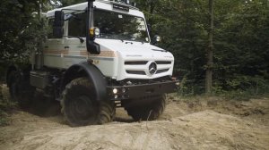 Mercedes Unimog and G-Class - Off-Road