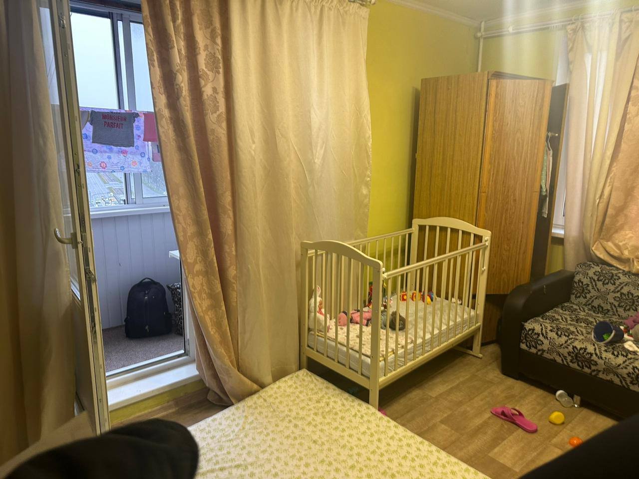 Московские врачи борются за жизнь выброшенной из окна годовалой девочки / События на ТВЦ