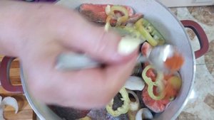Нежная и невероятно вкусная рыба форель с овощами.Իշխան ձուկ բանջարեղենով: