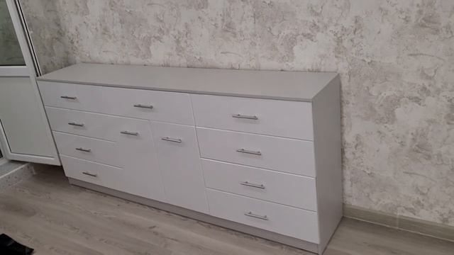 Комод и шкаф в маленькую студию смотреть онлайн