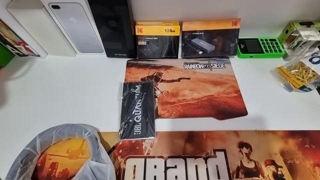 UNBOXING/OVERVIEW: Headphone JBL Harman Quantum 100, Fone de ouvido com microfone removível смотреть онлайн