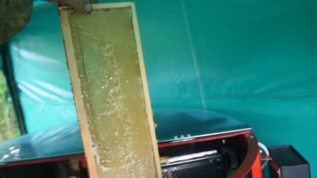 Эксплуатация  медогонки с электроприводом
