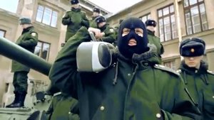 Между нами тает лёд  (армейская версия)