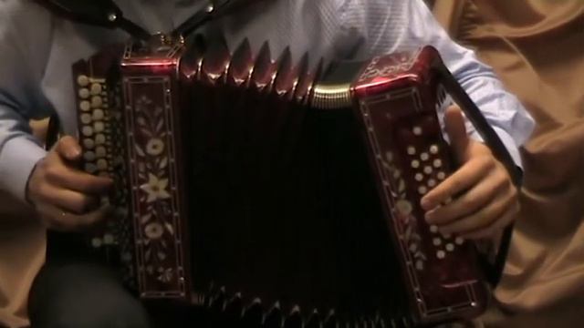 М. Коломыцев - "Раз полоску Маша жала" и "Волжские напевы" смотреть онлайн