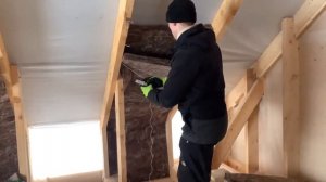 УТЕПЛЕНИЕ КРЫШИ СВОИМИ РУКАМИ! В ОДИНОЧКУ!
