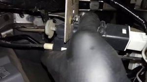 Мазда Demio.2003.Шипит под рулём?! Замена вакуумного усилителя педали тормоза!?