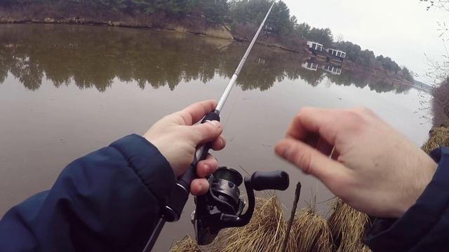 Ловля окуня в Киеве. Как поймать окуня в черте города? Весенняя рыбалка на хищника. Киевский окунь. смотреть онлайн