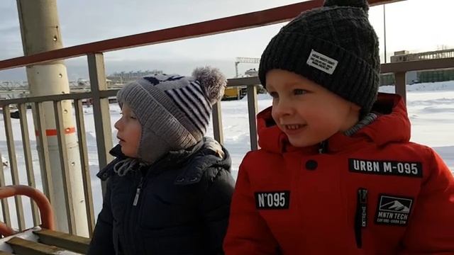 Старинные паровозы Москвы в движении. Поездка в кабине машиниста. ГУДКИ. СВИСТКИ. ПАР. смотреть онлайн