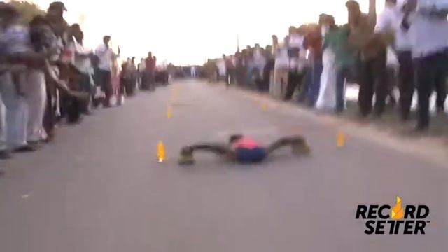 Маленький мальчик установил неожиданный рекорд смотреть онлайн