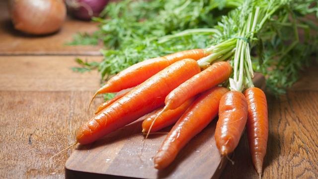 Удивительные Свойства МОРКОВКИ. ПОЧЕМУ об Этом МОЛЧАТ ВРАЧИ... Ешь МОРКОВЬ Каждый ДЕНЬ! смотреть онлайн