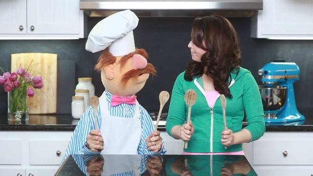 MUPPETS COOKIES - NERDY NUMMIES - ft Miss Piggy and Swedish Chef! смотреть онлайн
