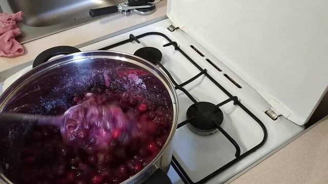 Вареня з вишні з кісточками. смотреть онлайн