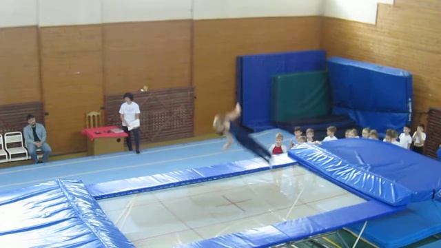 Мирослав Демидович, 9 лет, 2 юношеский разряд по прыжкам на батуте, разминка. Минск 2018г смотреть онлайн