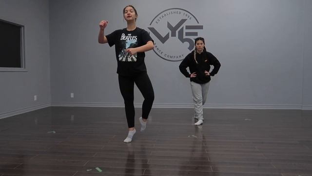 Learn 5 Contemporary/Lyrical Jazz Moves with me! смотреть онлайн