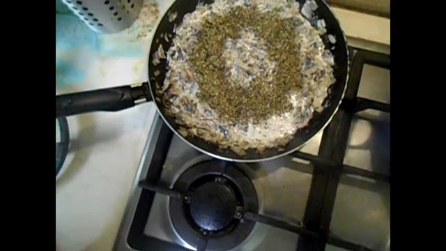 спагетти с шампиньонами в сливочном соусе смотреть онлайн