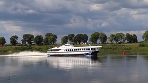 Теплоход Ракета на реке Неман
