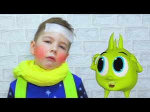 Рома ПРИТВОРЯЕТСЯ Что Заболел! Папа и Мама Лечат Рому! Что ПРИДУМАЛ Хелпик?
